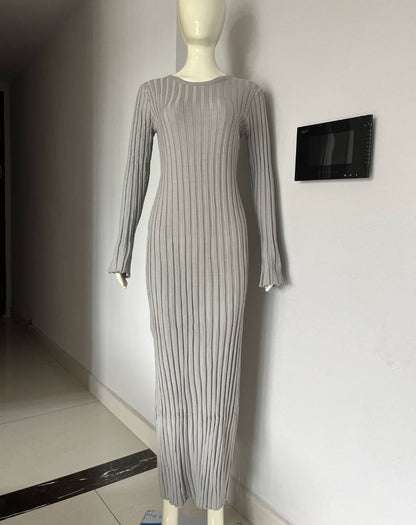 Robe pull longue en maille côtelée gris clair