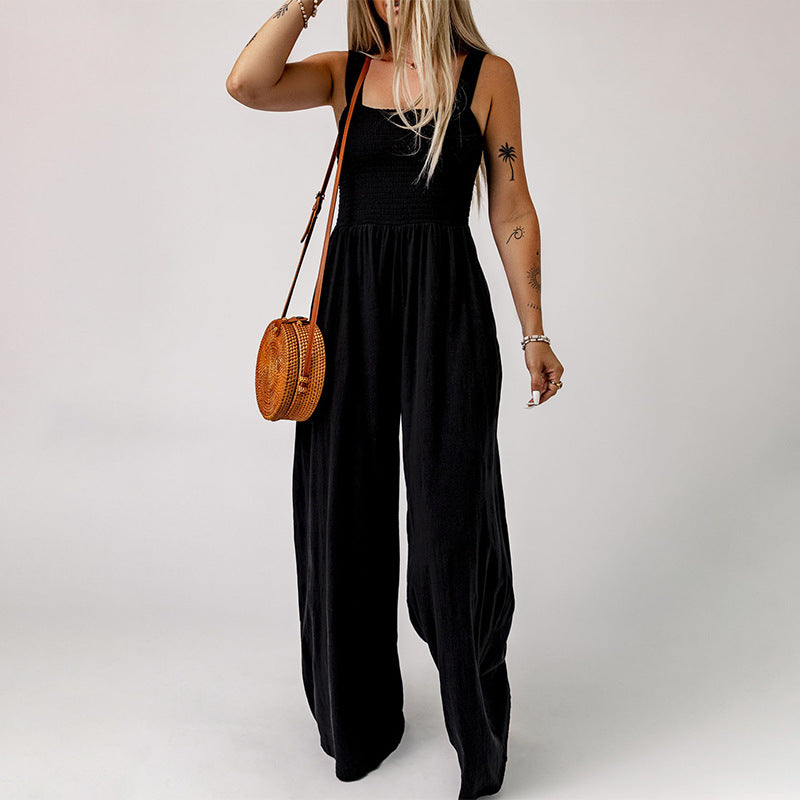 Combinaison femme chic avec détails plissés
