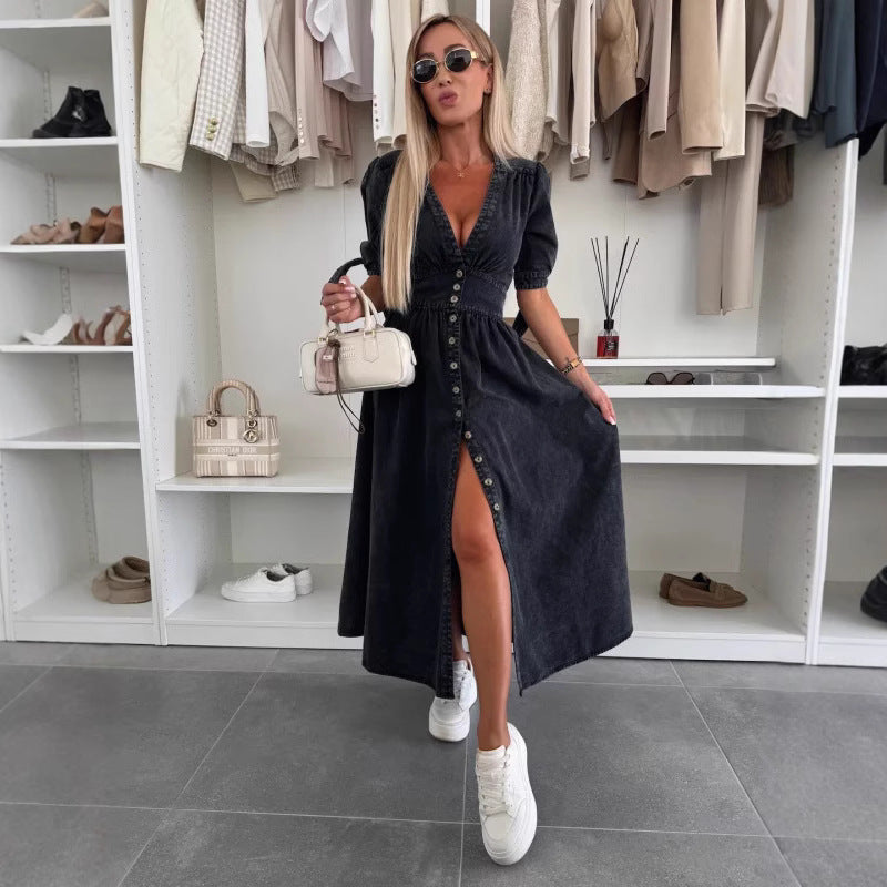 Robe chemise femme noire col V portée