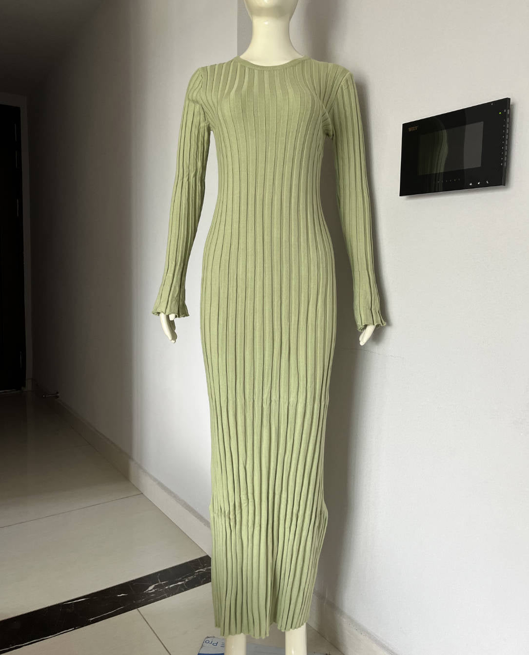 Robe longue en maille côtelée vert sauge pour femme